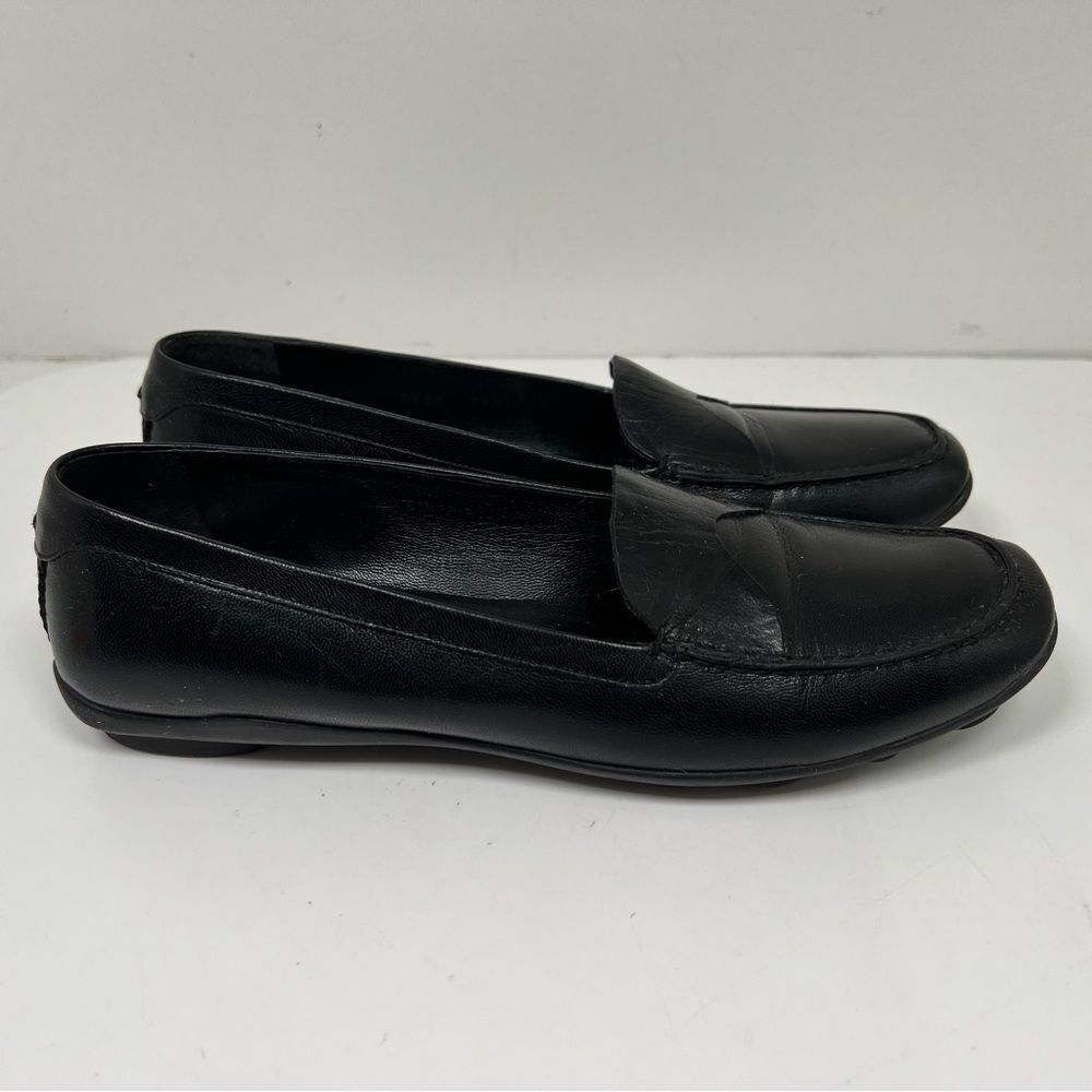 Prada Women's Black Leather Loafers Size 38.5 / 8.5